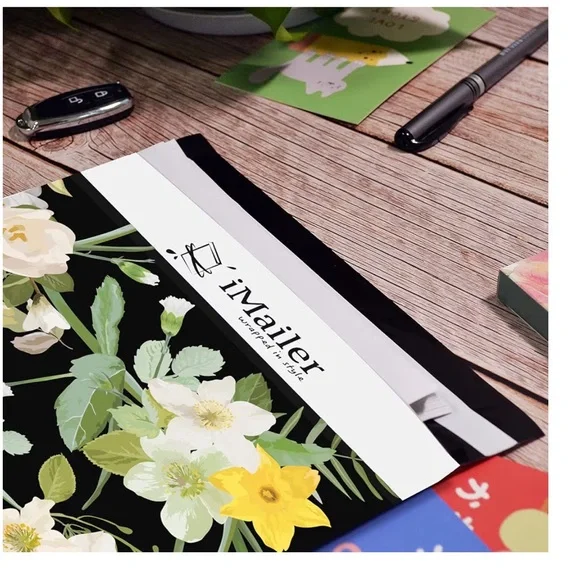 Black Floral Shipping Mailer - Yellow & White Flowers - Picture 5 of 5